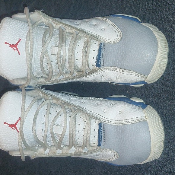 Boys Jordan shoes - Picture 2 of 4